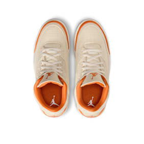 Jordan Wmns Air Jordan 3 Retro "Starfish" orange