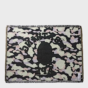 A Bathing Ape 1st Camo Jacquard Blanket M geel