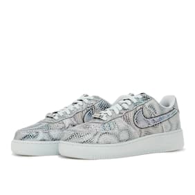Nike x Kobe Bryant Wmns Air Force 1 Low "Lenticular" grau