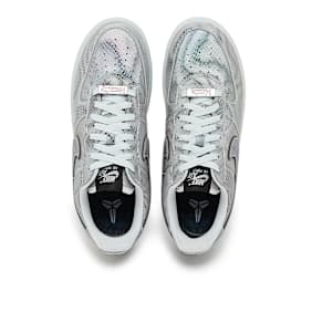 Nike x Kobe Bryant Wmns Air Force 1 Low "Lenticular" grau