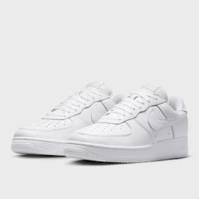 Nike   Air Force 1 "Triple White" (2001 Shape) weiß