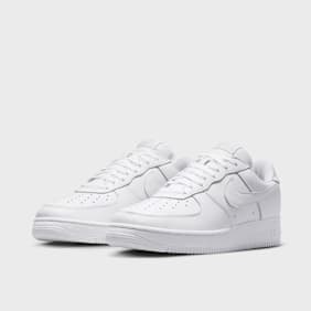 Nike Wmns Air Force 1 "Triple White" (2001 Shape) weiß