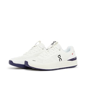 On Wmns The Roger Pro weiß
