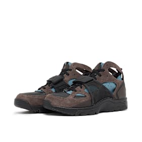 Nike   Wmns Air Trainer Huarache brun