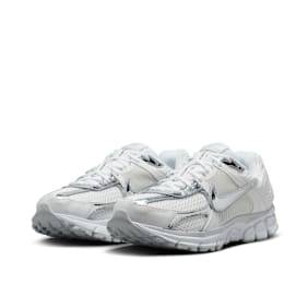 Nike   Wmns Zoom Vomero 5 "Chrome Toe" white