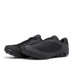 On x PAF Cloudventure Peak noir