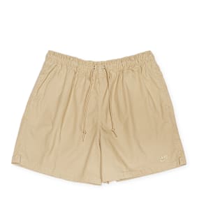 Nike   Club Flow Shorts beige