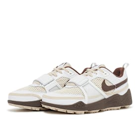 Nike x Travis Scott Zoom Field Jaxx "Light Chocolate" braun