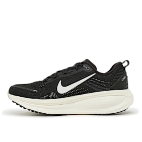 Nike Nike Vomero 18 black/summit white-coconut milk zwart