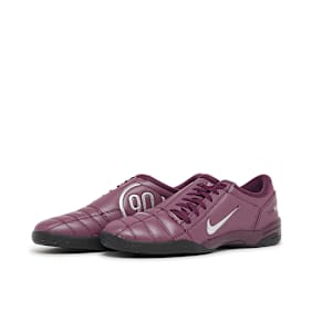 Nike Wmns Total 90 SP "Bordeaux" red