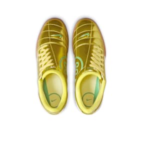 Nike Wmns Total 90 "Dynamic Yellow" yellow