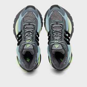 adidas Originals x Pharrell Adistar Jellyfish Grau