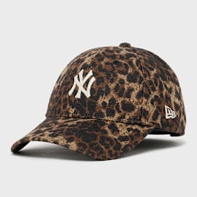 New Era Wmns Cosy Leopard 9Forty® New York Yankees braun