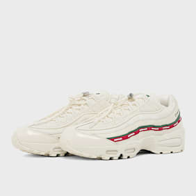 Nike   x Undefeated Air Max 95 beige