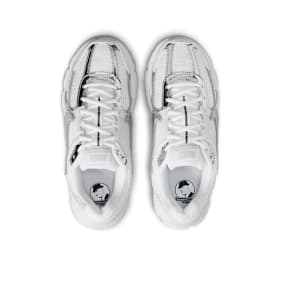 Nike   Wmns Zoom Vomero 5 "Chrome Toe" white