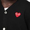 Comme des Garcons Play V-Neck Cardigan Red Emblem schwarz 99979 3