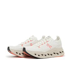 On Cloudsurfer Max white