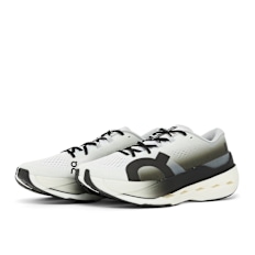 On Cloudboom Max wit