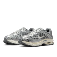 Nike Air Max Moto 2K grau