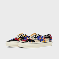 Vans Wmns LX Authentic 44 Needlework zwart