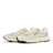 Autry Hyperway Low Man Suede Mesh white/silver beige
