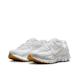 Nike   Wmns Zoom Vomero 5 weiß 88667 1