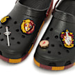 Crocs Classic Clog "Gryffindor" noir 84638 5