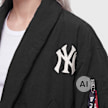 New Era x Alpha Industries Wmns Jacket Neyyan schwarz 99380 4
