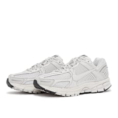 Nike   Wmns Zoom Vomero 5 SP grau