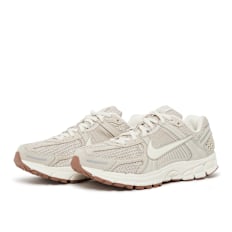 Nike Zoom Vomero 5 "Light Orewood Brown" beige