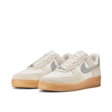 Nike Wmns Air Force 1 '07 Lv8 beige