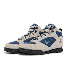 Nike ACG Torre Mid Cleans Up “Light Orewood Brown” beige