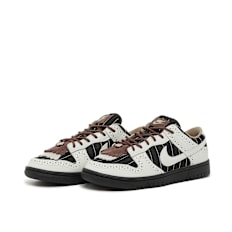 Nike Wmns Dunk Low LX "Brogue Pinstripe" schwarz