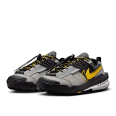 Nike Zegamadome SP x Sacai grijs