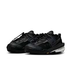 Nike Zegamadome SP x Sacai zwart