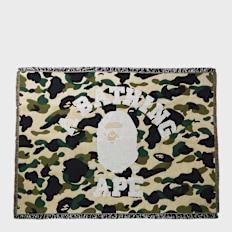 A Bathing Ape 1st Camo Jacquard Blanket M gelb
