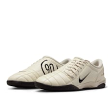 Nike   Total 90 III SP "Light Orewood Brown" beige